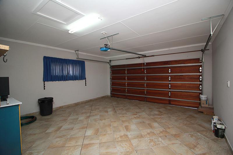 3 Bedroom Property for Sale in Fraaiuitsig Western Cape